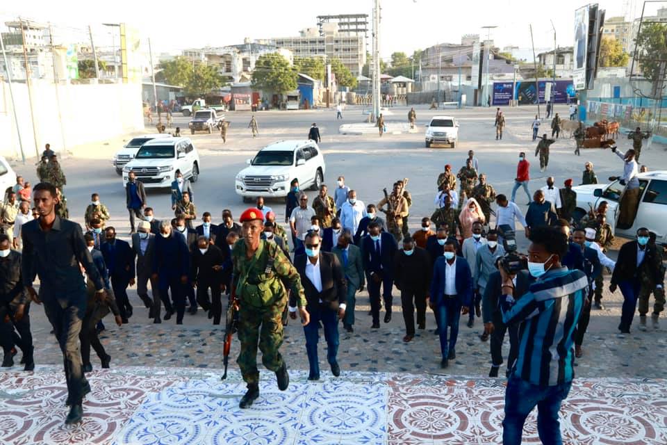 VIDEO: Midowga musharaxinta oo boqday Taalada Daljirka Daahson