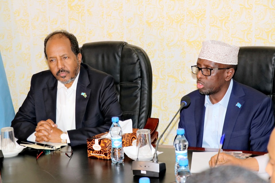 Xasan Sheekh iyo Shariif oo degay agagaar Villa Somalia iyo Abaabulka banaan-baxa