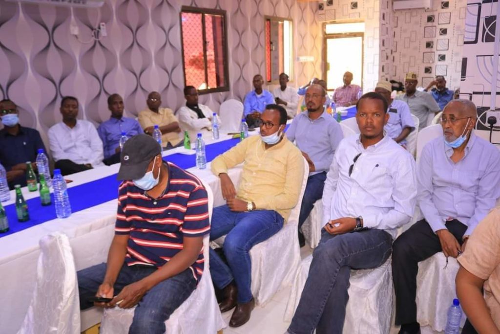 Ganacsato Reer Puntland ah oo Lacag ugu deeqay Hormarinta Gaalkacyo (Sawirro)