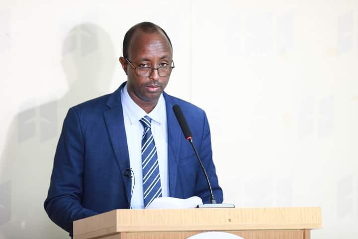 Wasiir Dhabancad “Puntland jawaab bay ka bixin fariinta Villa Somalia”