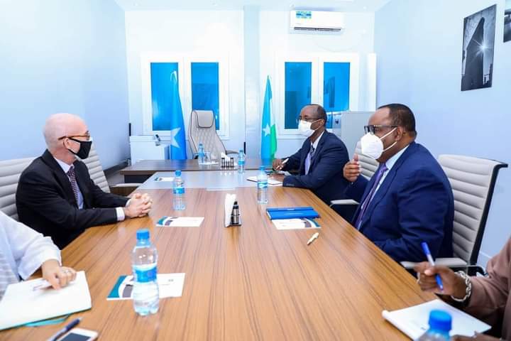 XOG: Maxaa looga hadlay kulankii maanta ee Madaxweyne Deni iyo James Swan ?