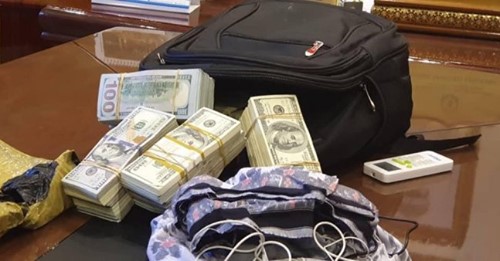 Yaa iska leh Lacagta Booliska Soomaaliya ku qabteen garoonka diyaaradaha Muqdisho ?