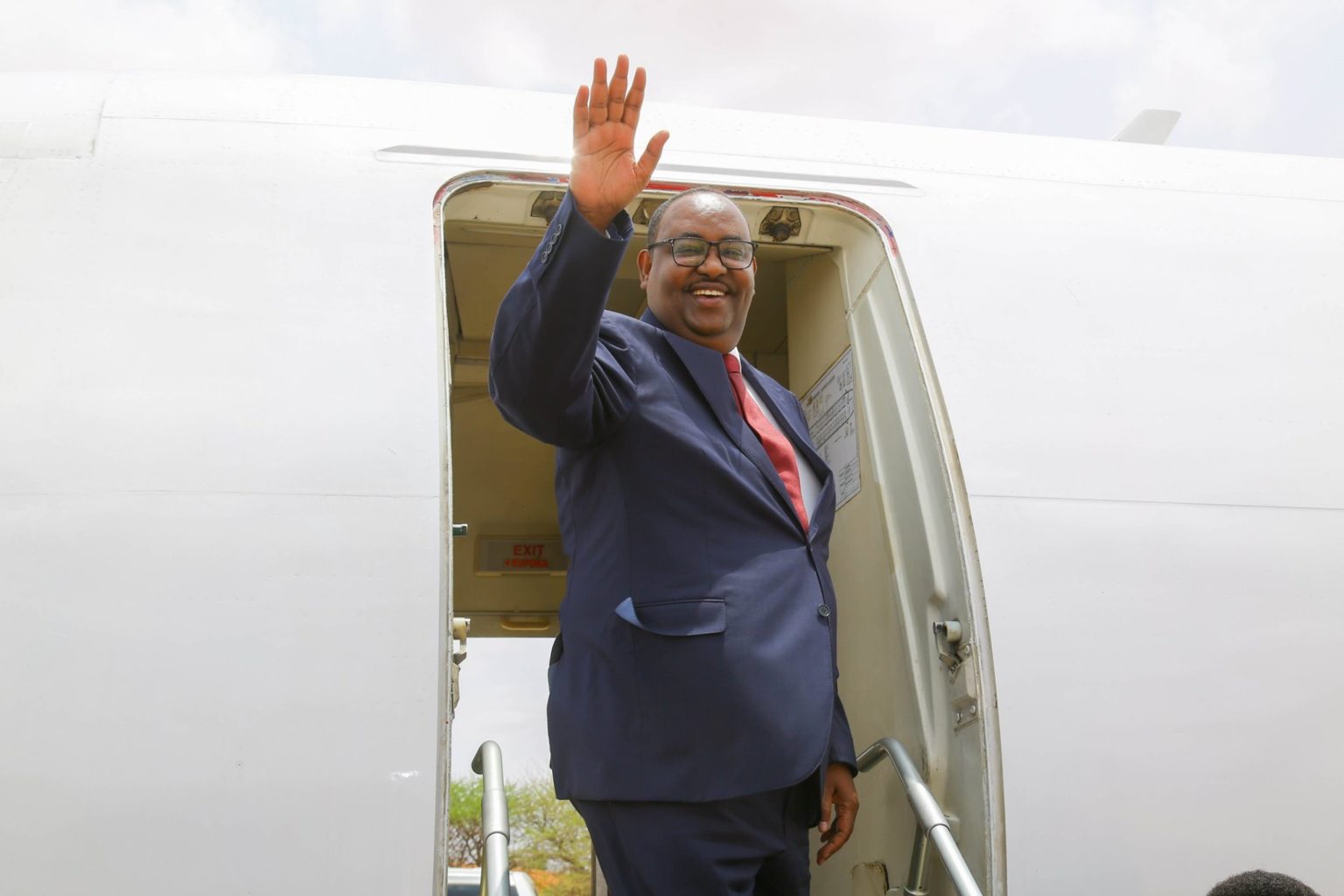 Madaxweyne Deni oo aan wax maqaam Diblomaasiyadeed ah ka helin Imaaraadka