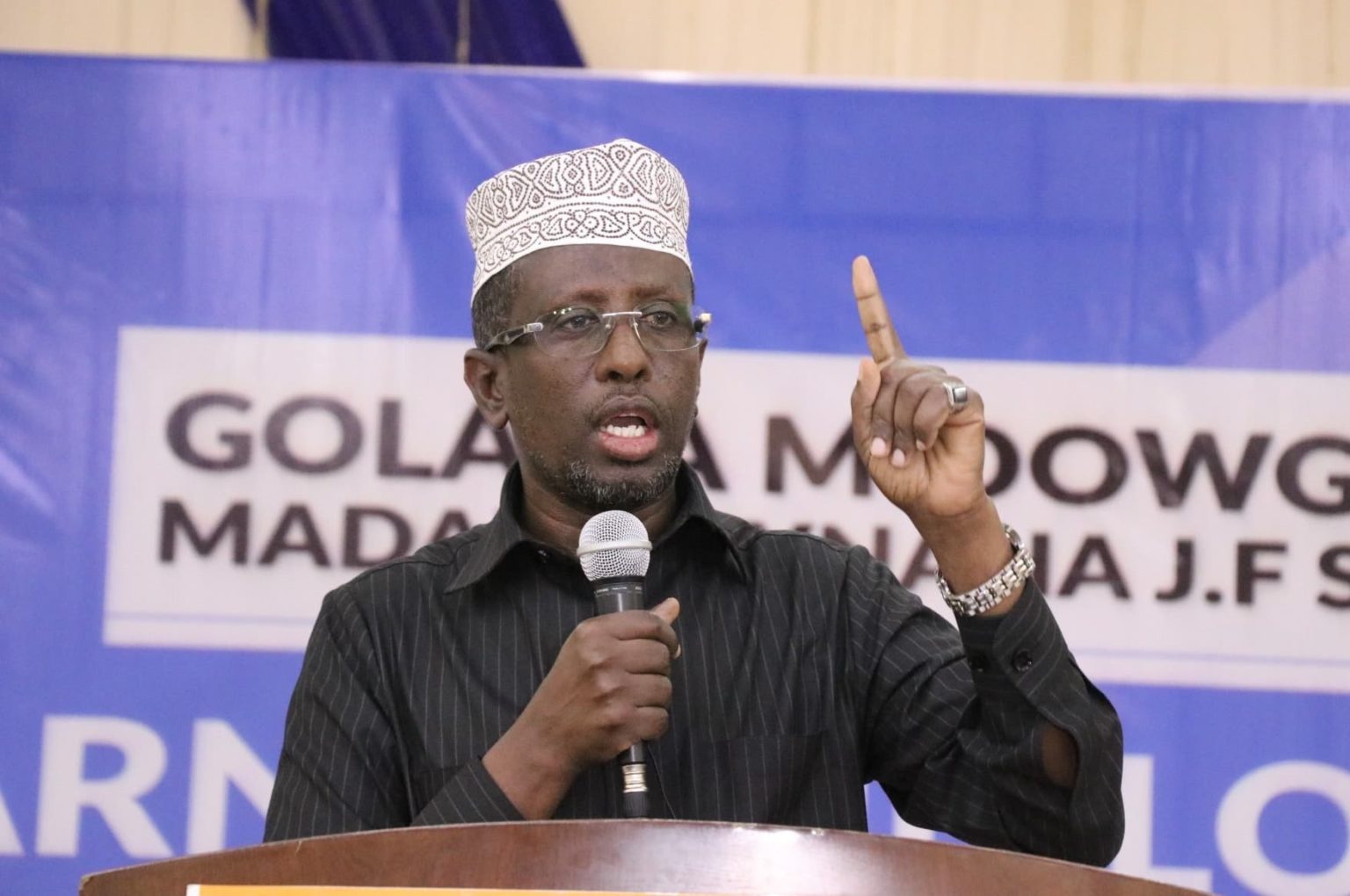 Sh.Shariif oo tartan Kursi Xildhibaan kagalaya Jowhar