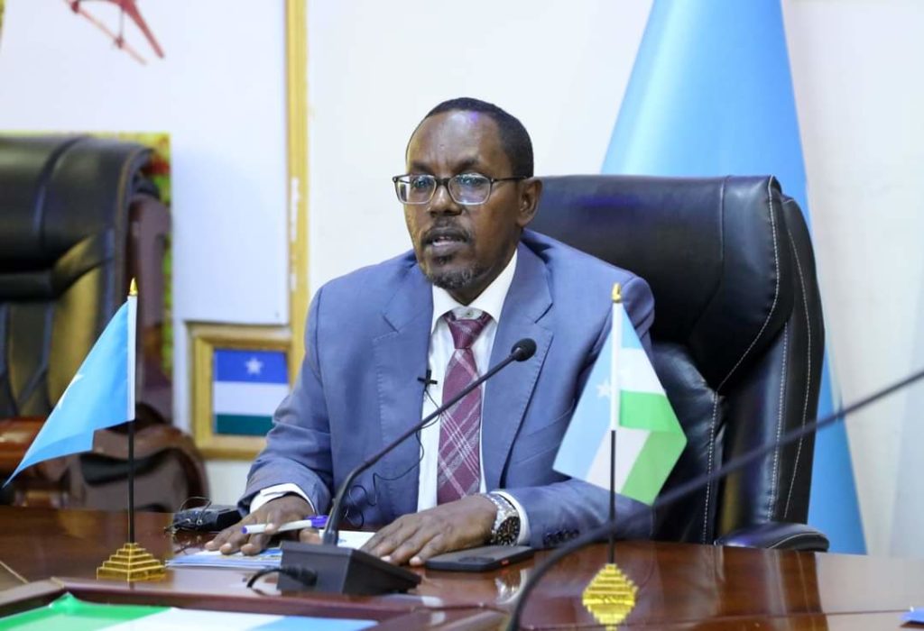 Maxay kawada hadleen W.Maaliyada Puntland iyo Xasan Cali Khayre?