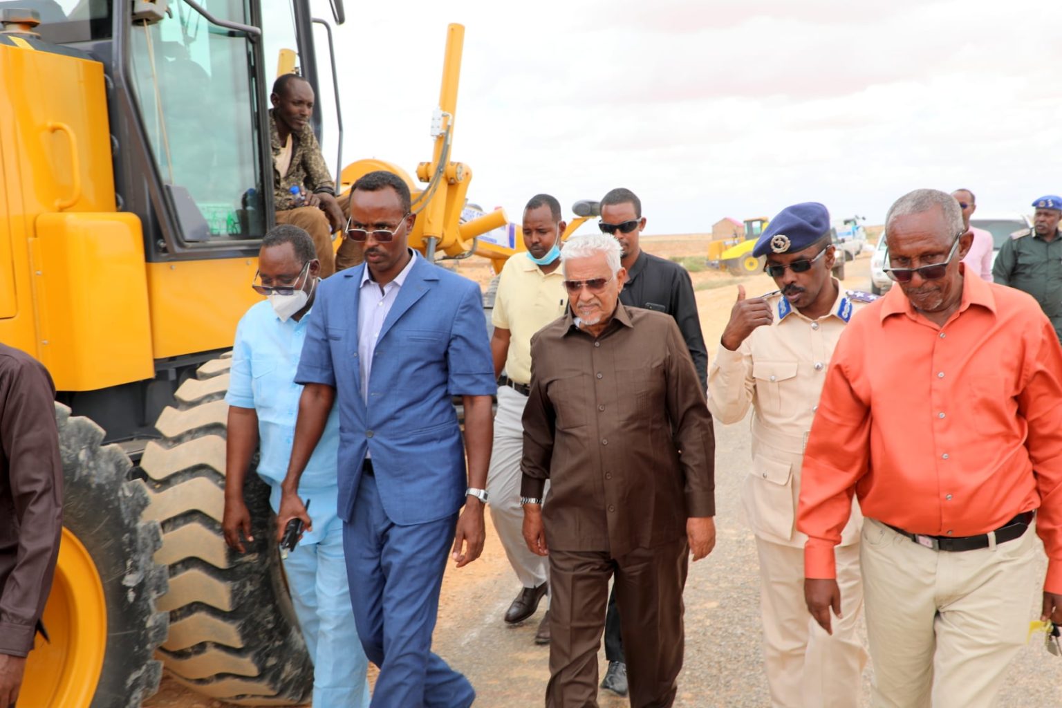 Axmed Karaash oo kormeeray dayactirka wadada Garoowe – Laascaanood (VIDEO)