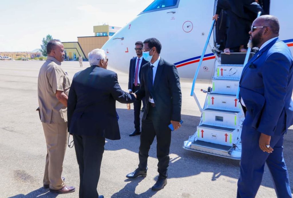 Video:-Maxamuud Sayid iyo wafti uu hogaaminayo oo soo gaaray Garowe