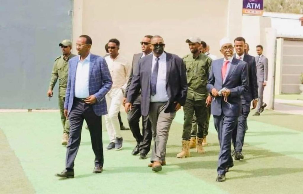 Xog:-Cumar Cabdirashiid oo Xamar kawada abaabul xoog leh