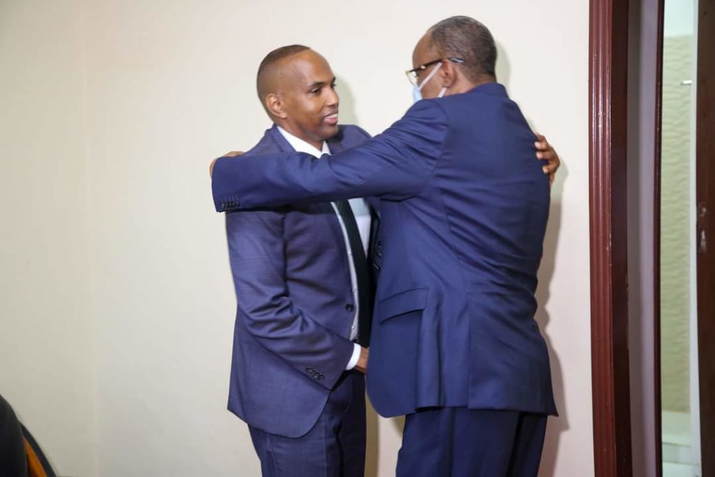 Laftagareen oo deg-deg ula kulmay Khayre