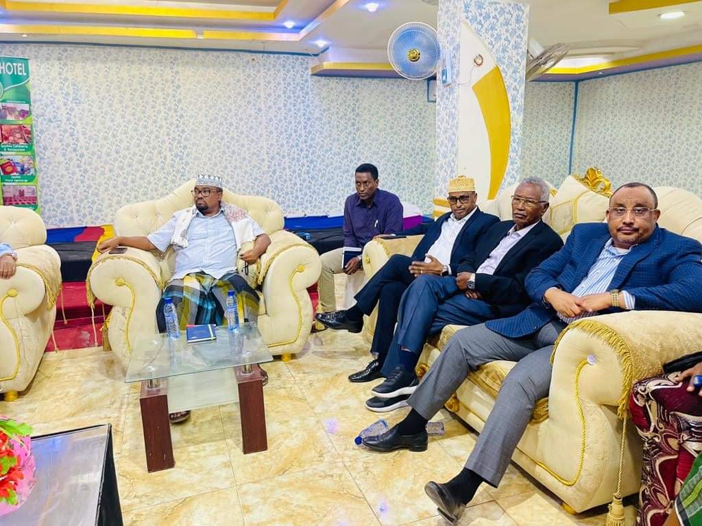 Waftigii dhex-dhexaadinta oo booqday Isimada yimid