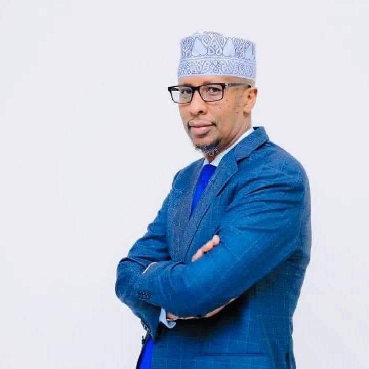 Muxuu Wasiir Bidhaan kaga duwanyahay mas’uuliyiinta Federaalka Ee ku hungoobay Puntland?