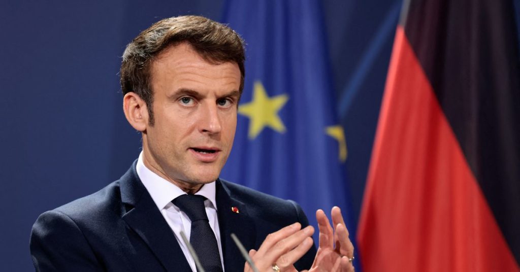 Muxuu udiiday baaritaanka Covid Madaxweyne Macron-ka Faransiiska?