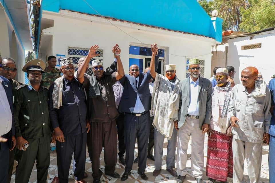 Madaxweyne Guudlaawe iyo waxgaradka Hiiraan oo heshiis wada gaaray