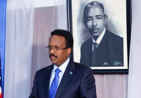 Farmaajo oo ay ubuuxsantay sanad sharcidara ah !!