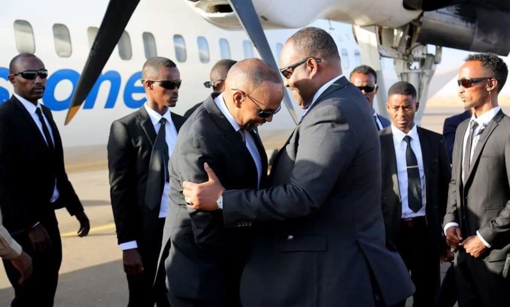 Deni iyo Khayre oo dhistay isbahaysi Siyaasadeed