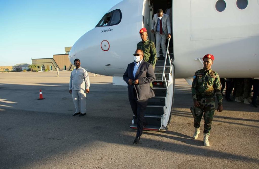 Soo laabashada Madaxweyne Deni iyo xaalka cakiran Ee Puntland