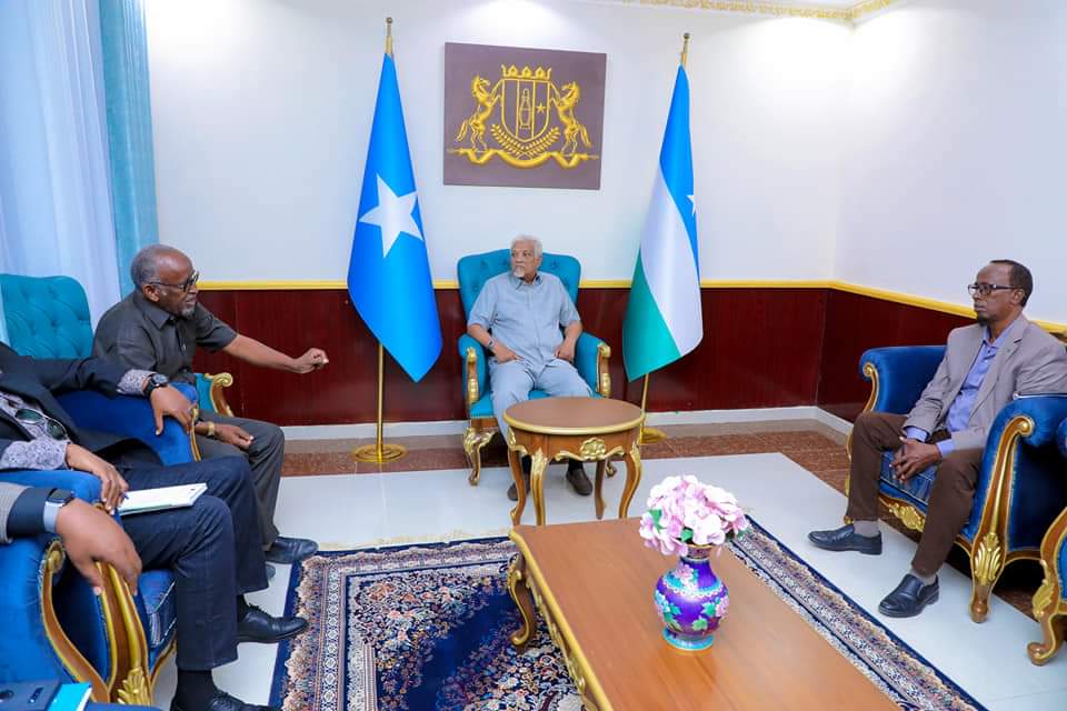Video:-Gudiga Abaaraha iyo Madaxweyne xigeenka oo kulan yeeshay