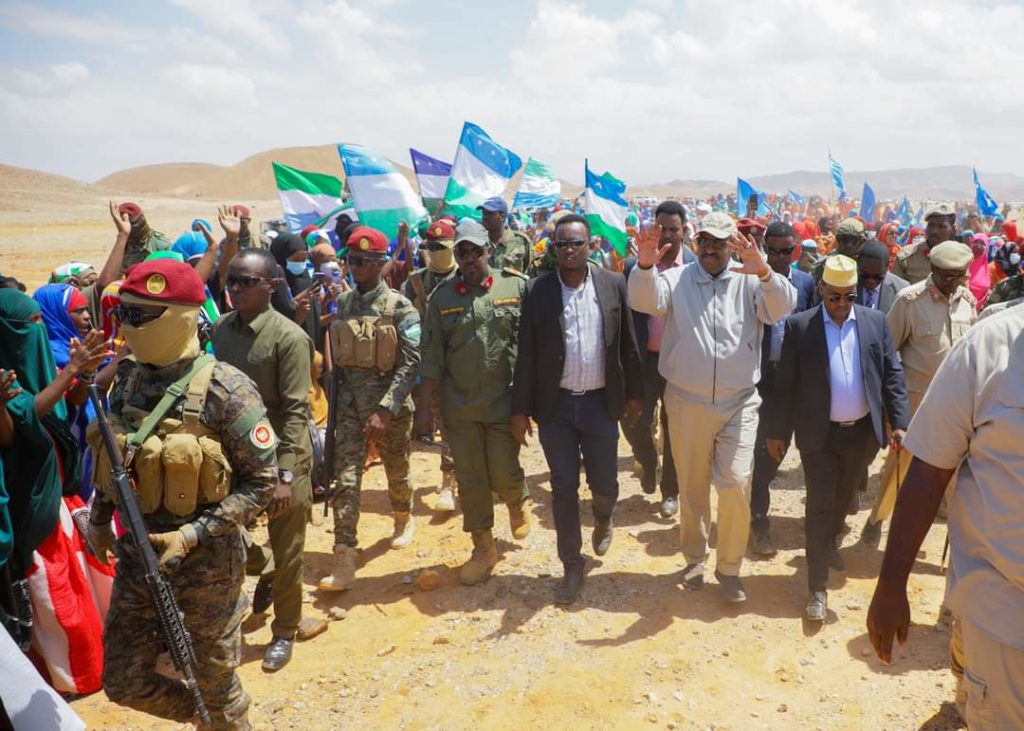 Video:-Sidee loogu soo dhaweeyay Madaxweyne Deni iyo weftigii uu hogaaminayay Bosaso?