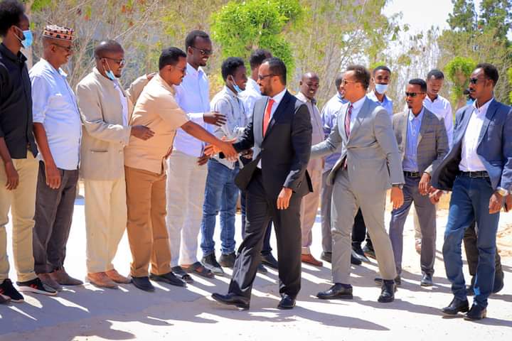 Wasiir Jamaal oo hankiisa Kursiga Xildhibaan uu khatar ku yahay Suldaankiisa