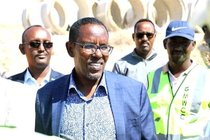 Socdaal qarsoodi ah oo Wasiir Xasan Shire ugu socday Kismaayo oo la ogaaday