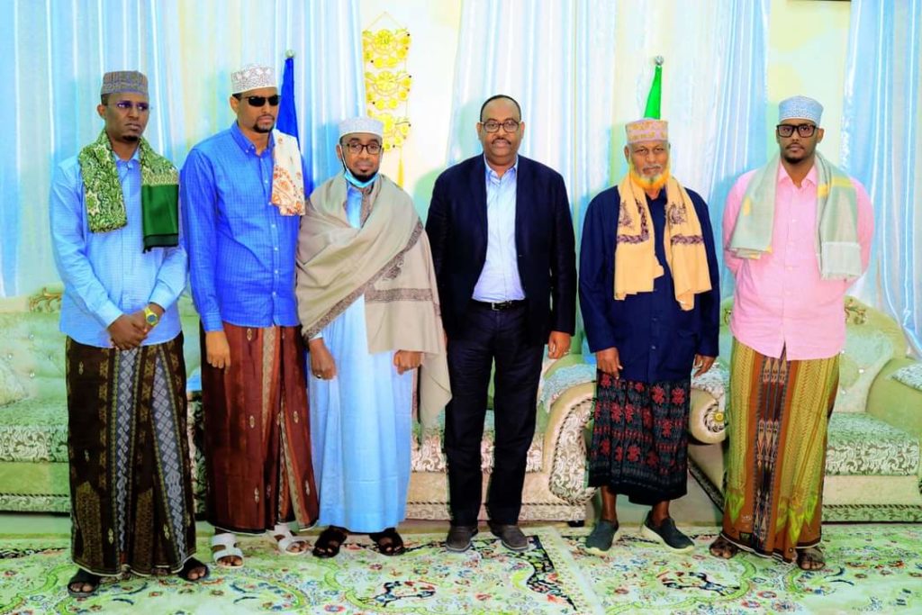 Maxaa kasoo baxay kulankii isimada iyo Madaxweyne Deni ?