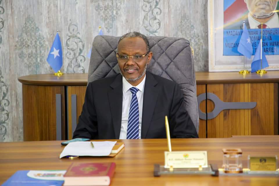 Maxay kawada hadlayaan Laftagareen,Farmaajo iyo Fahad ?