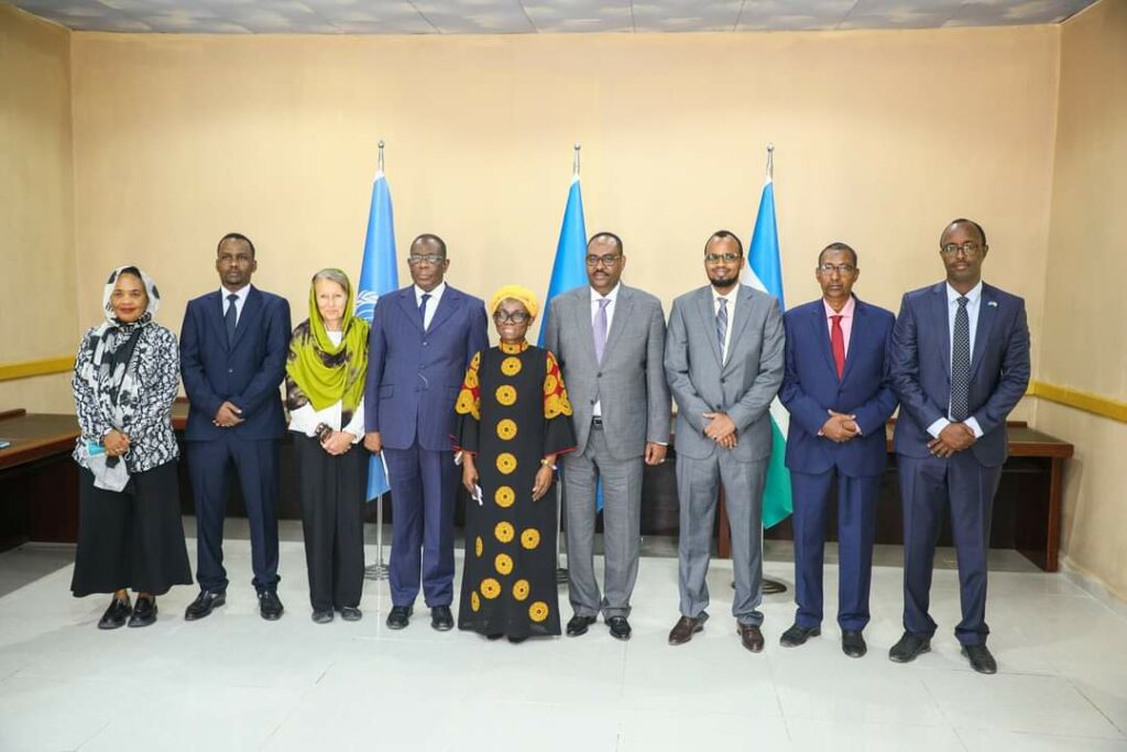 Video:-Madaxweyne Deni oo qaabilay wafti ka socda QM iyo Midowga Afrika