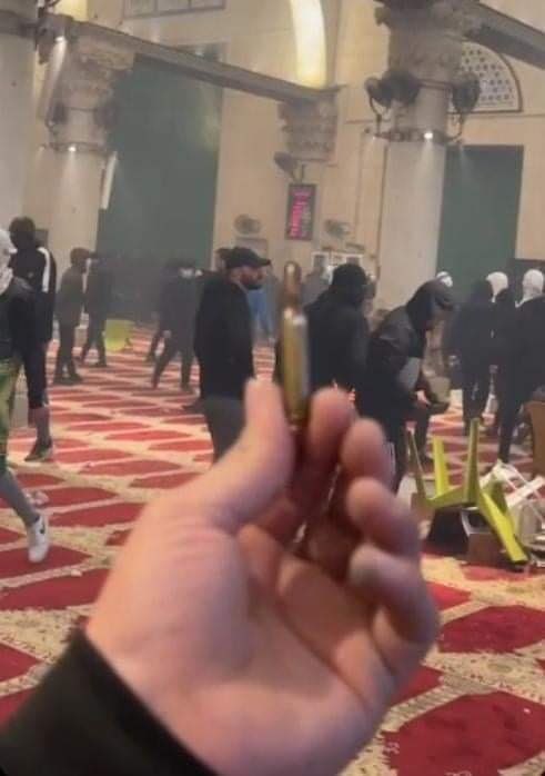 Ciidamada Israel oo 152 qof ku dhaawacay Masjidka Al-Aqsa