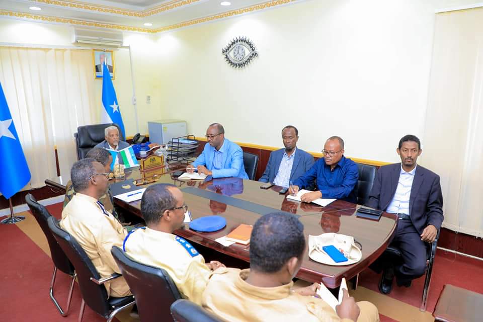 Karaasha oo shir gudoomiyay kulan Amniga Puntland looga xaajoonayay