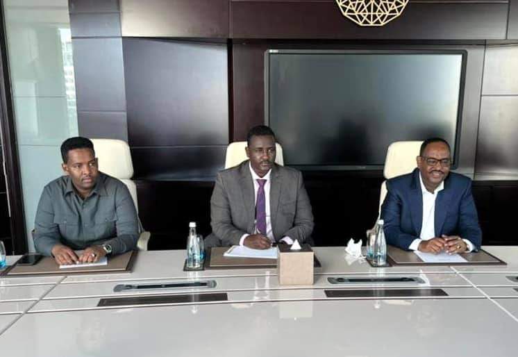 Faallo:-Kulankii Madaxweyne Deni iyo Shaqaalaha DP World !!