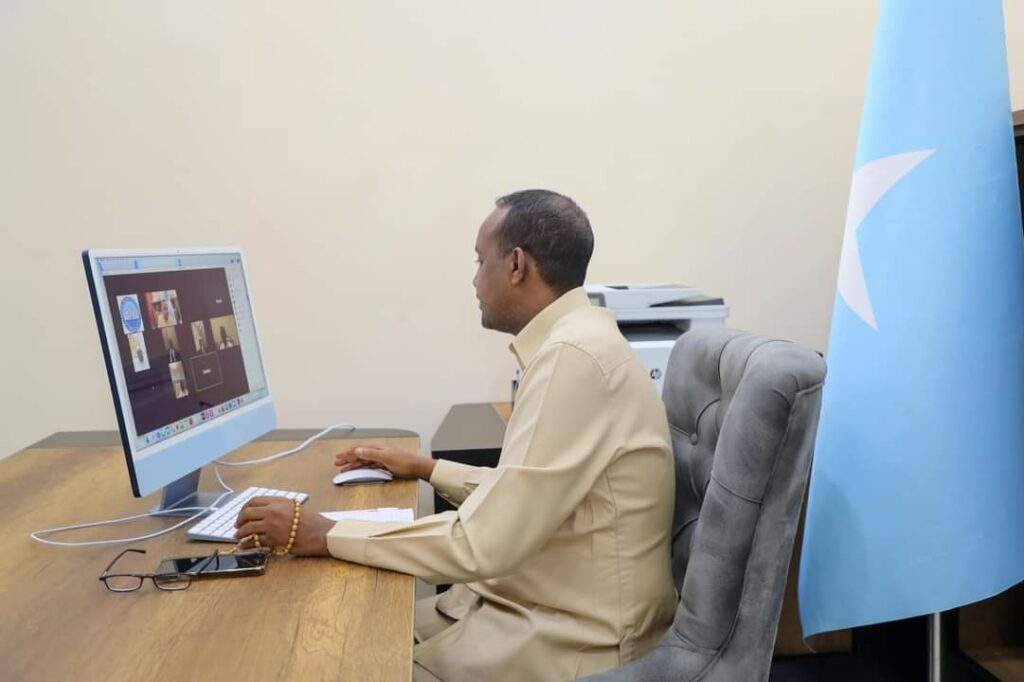 Rooble oo talo muhiim ah laga siiyay cayrinta W.Arimo dibadeedka