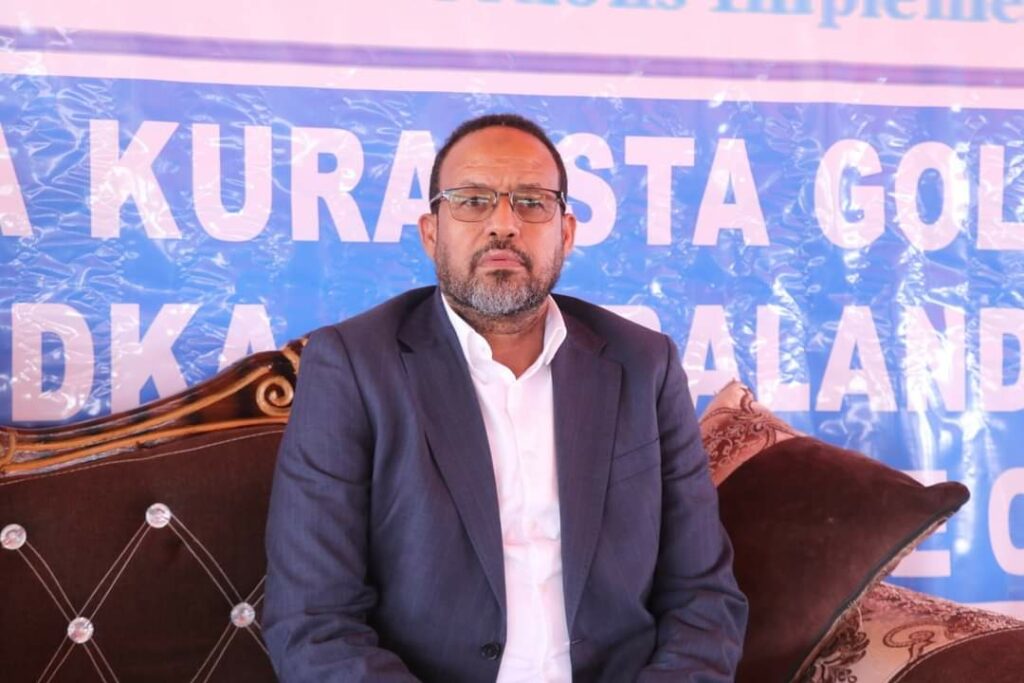Kursigii ugu horeeyay oo lagu doortay Ceel-waaq