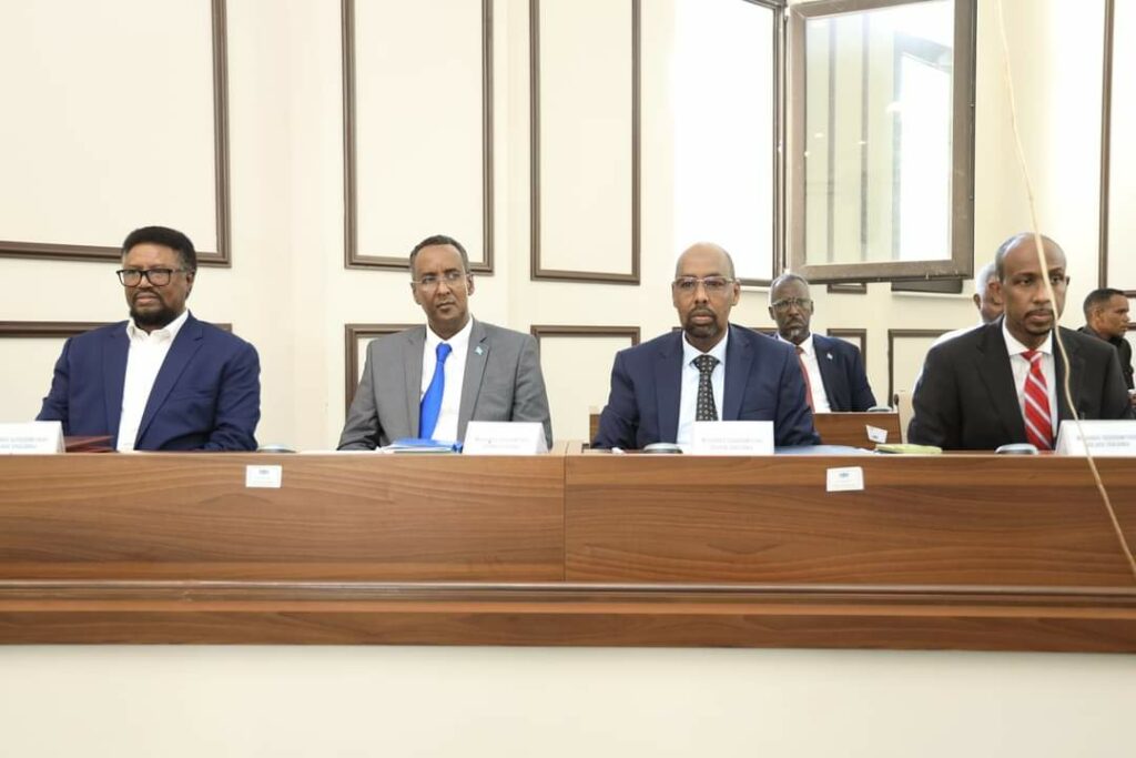 Gudoomiyaha Gudiga Doorashada Ee Gudoonka Golaha Shacabka oo iska fogeeyay warka ay soo saareen qaar ka mid ah Gudiga