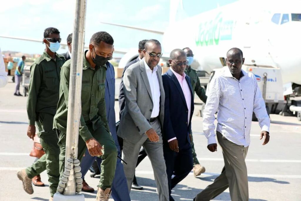 Rooble oo dalka dib ugu soo laabtay xili xasaasiya