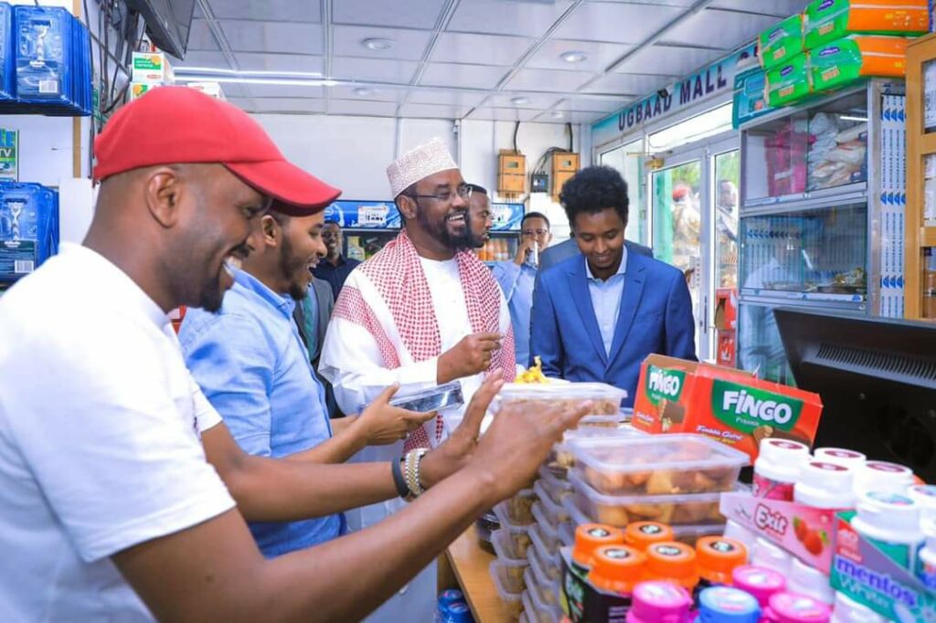 Ka Dukaamaysiga Suuqa Xamar Axmed oo Madaxweyne ah waa Taariikh