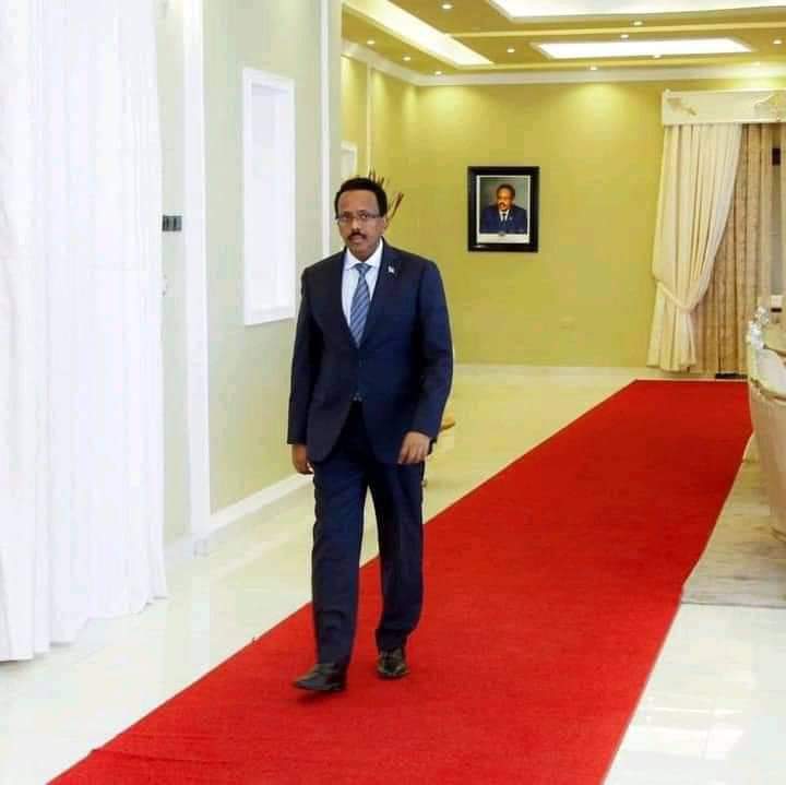 FARMAJA YIRI GURI WEYN OO QASRI AH HA LA II DHISO. WAA FIRCOON OO YIRI TAALO DHEER HA LA II DHISO.
