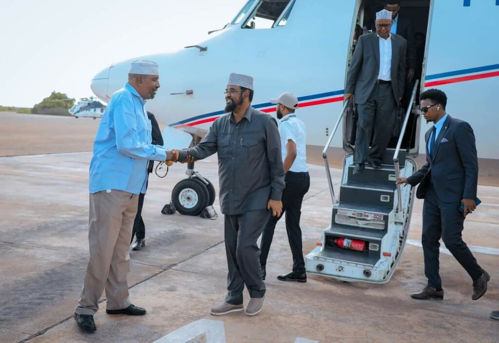 Madaxweyne Axmed oo dib ugu laabtay Kismaayo