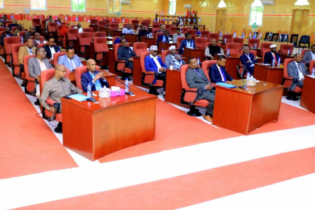 Video:-Ajandaha Kal-fadhiga 50-aad Ee Golaha Wakiilada Puntland oo loo qaybiyay Xildhibaanada