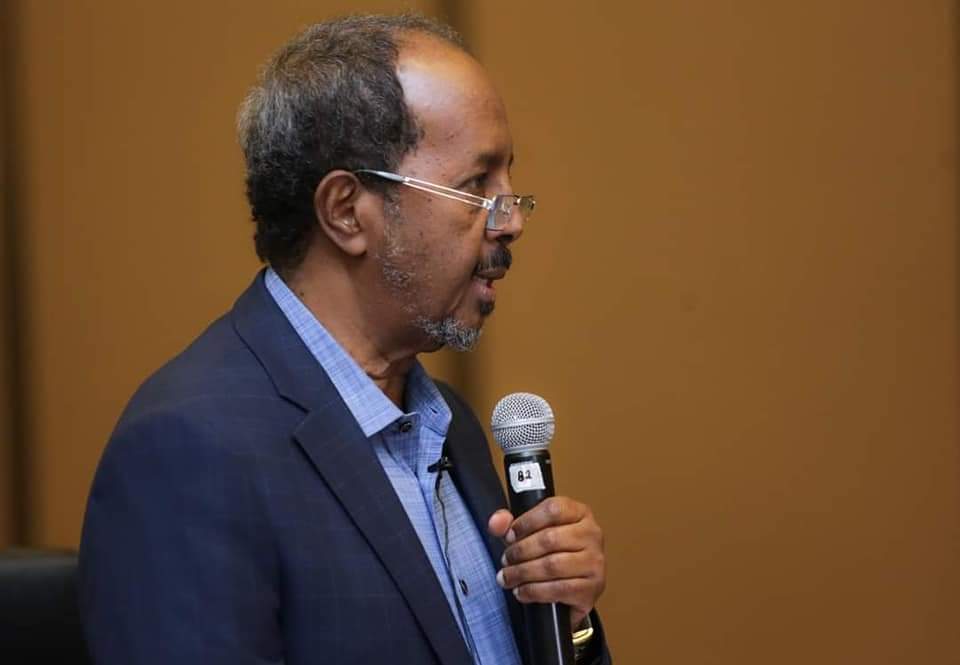 Madaxweyne Xasan oo kulan la qaatay Jaaliyada Somalida Ee Imaaraadka