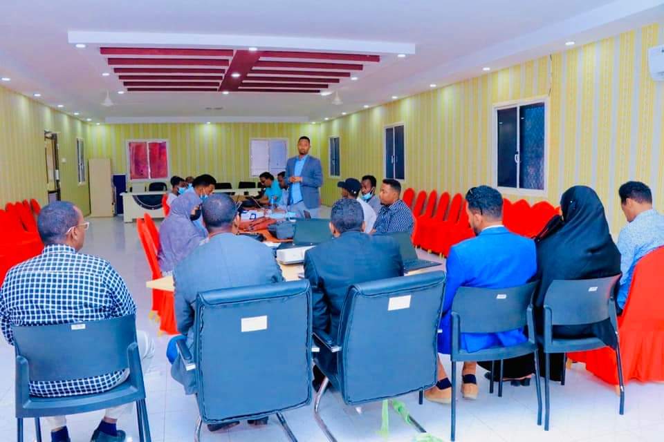 Shirka qiimaynta Mashruuca Shaqo Lacag ku badalashada oo Garowe ka furmay