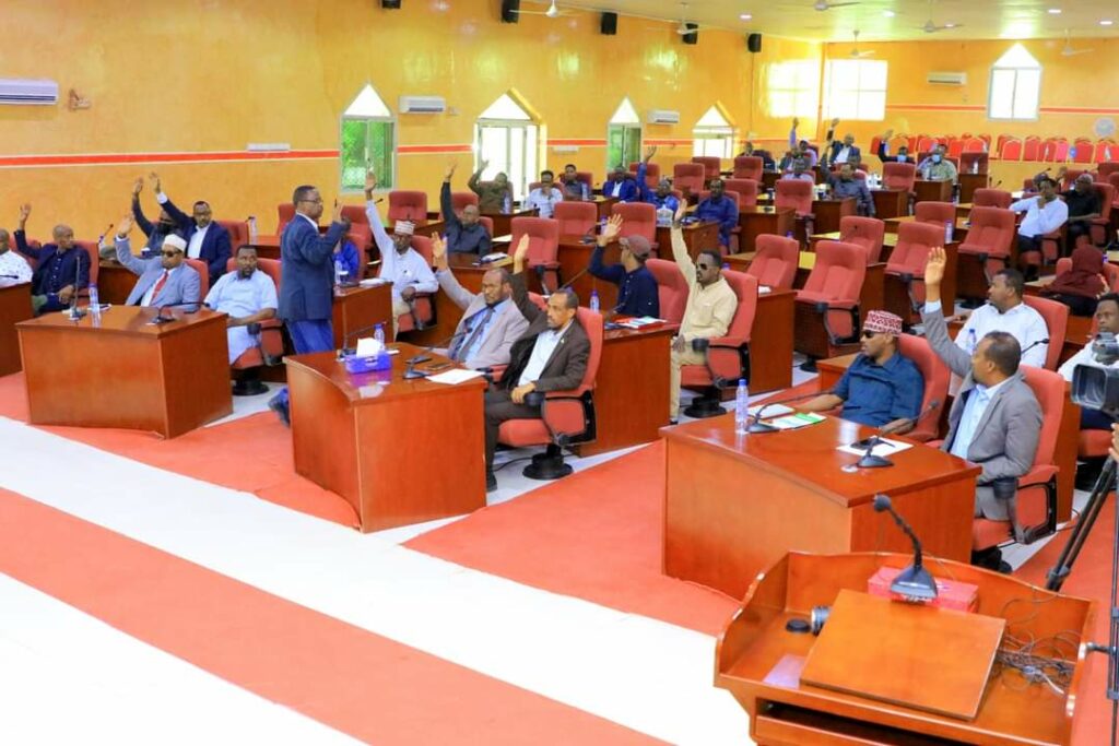 Baarlamaanka Puntland oo Codka kalsoonida udiiday Xubnihii Maxkamada sare