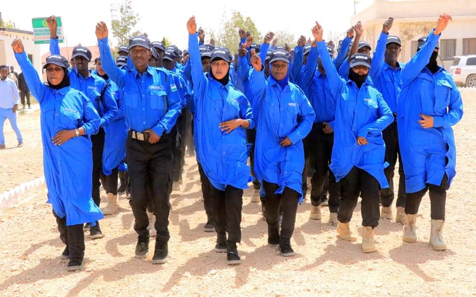 Video:-In ka badan 90-Sarkaal oo Ciidamada Taraafikada Puntland ah oo tababar usoo xirmay