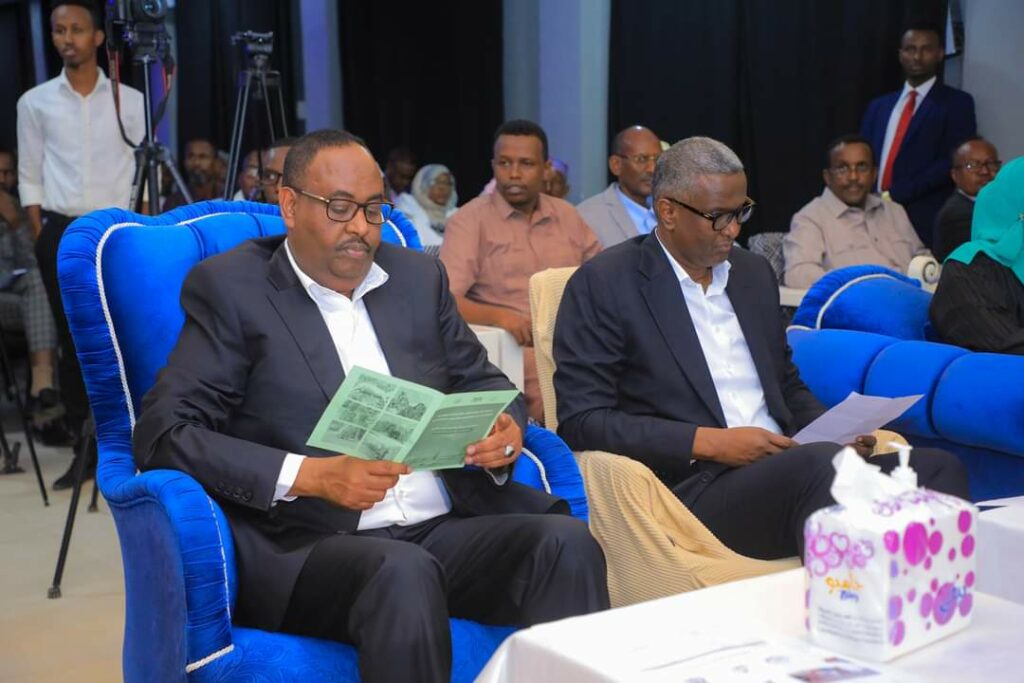 Video:-Dowlada Puntland oo qabatay Shirweyne Abaarta kuna shubtay Santuuqa 1-$Milyan