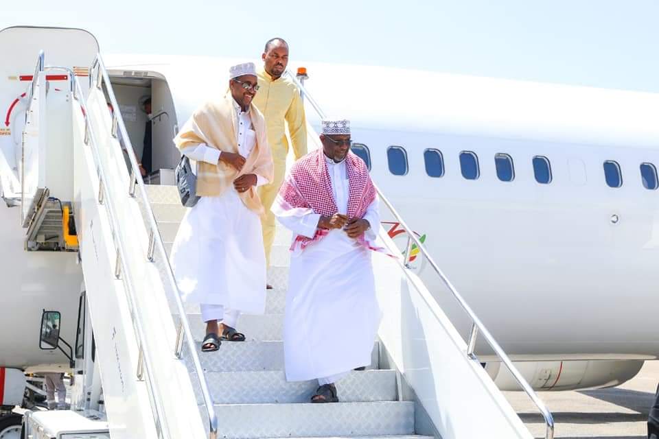Gudoomiye Aadan Madoobe oo dib ugu soo laabtay Dalka
