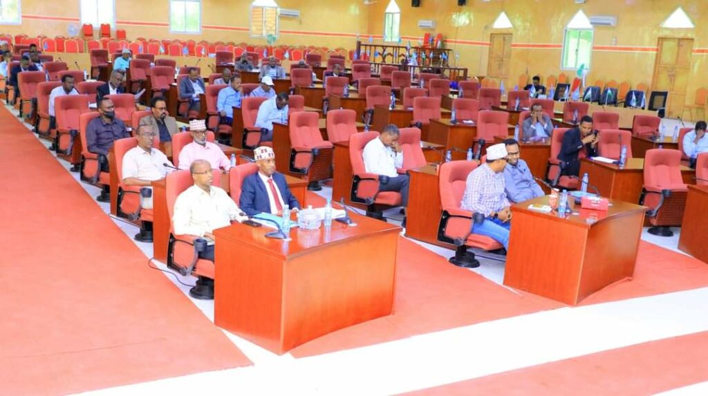 La xisaabtankii W.Maaliyada Puntland oo fashil ku dhamaaday