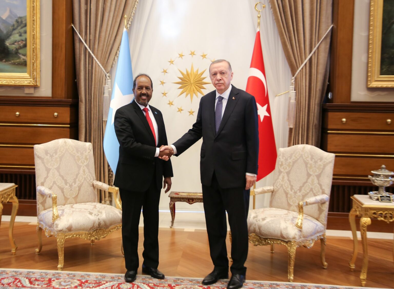 Maxay kawada hadleen Xasan iyo Erdogan?