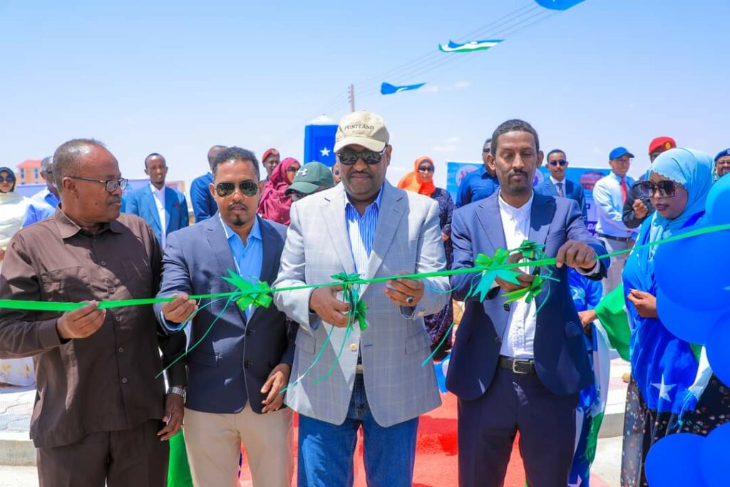 Video:-Deni oo daah-furay mashaariic isugu jirta Laamiyo,Cagaarinta, Iftiiminta iyo nashaqdeynta Garowe