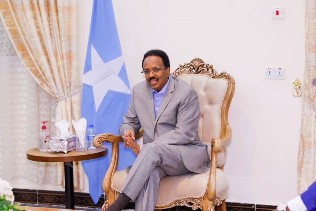 Farmaajo oo ka faa’idaysanaya dayaca Siyaasi Ee Xasan Sh.