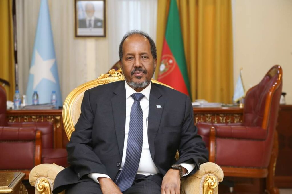 Xasan Shiikh oo si qarsoodiya ugu saxiixay Boloogyadii Shidaalka Shirkada Coastline Explorations oo loo yaqaan SOMA OIL