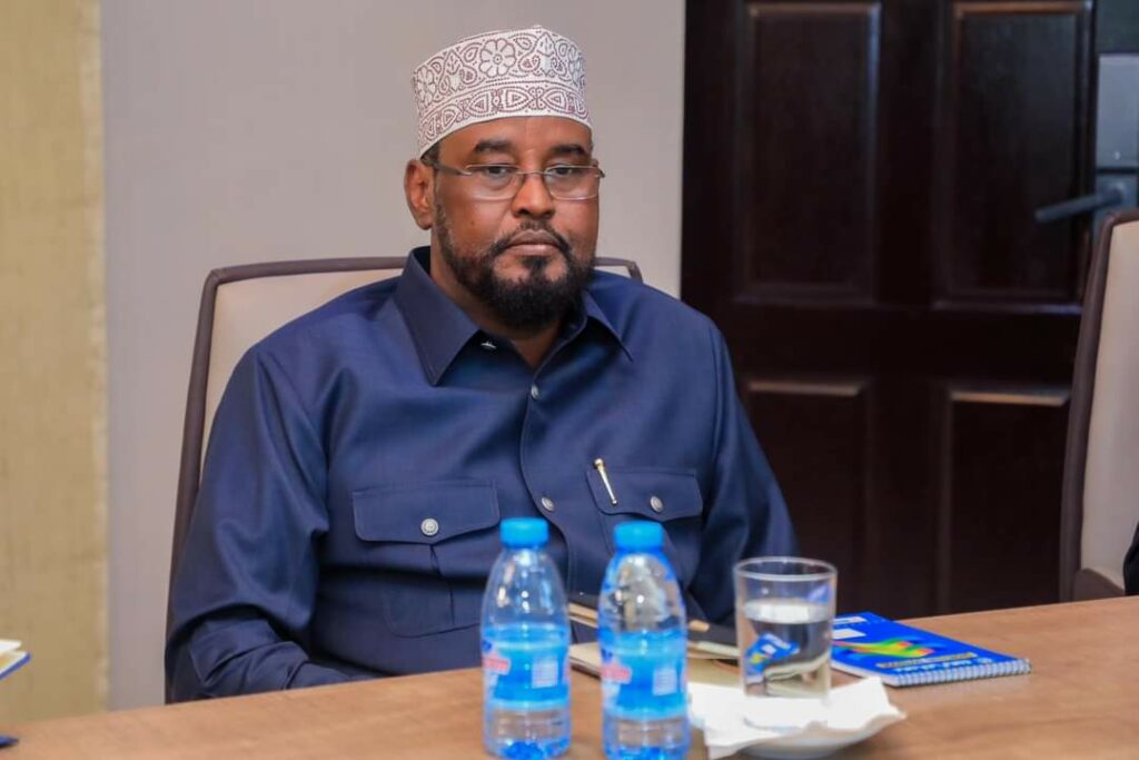 Kala taga Axmed Madoobe iyo Deni oo Xasan Shiikh fursad ka helay